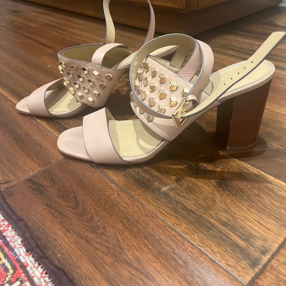 Michael Kors blush nude heels with stud detail - Picture 5 of 6